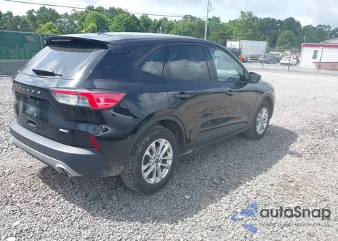 2020 Ford Escape S z USA, uszkodzony, nr VIN 1FMCU9F68LUB62825